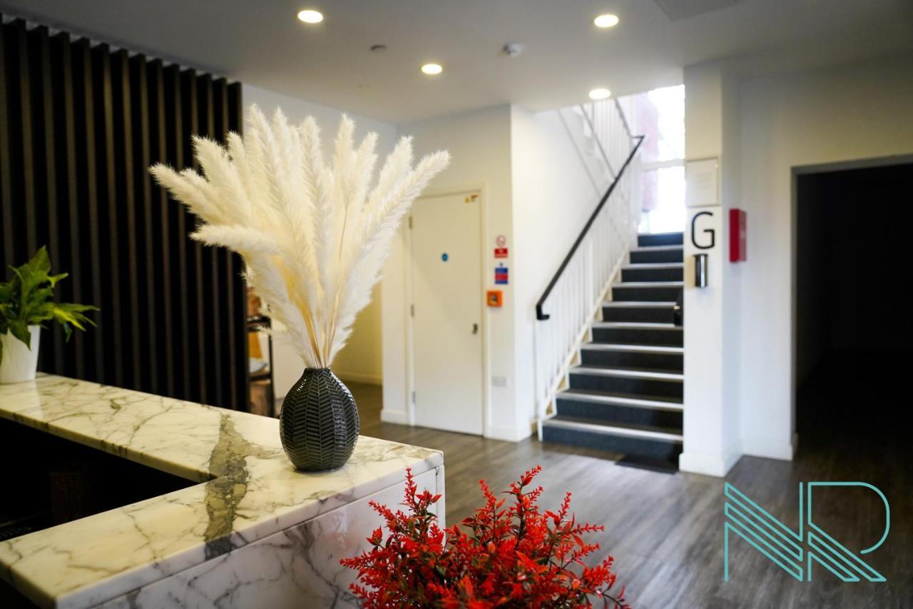 Luxury Stevenage Town Centre Apartment Exterior foto